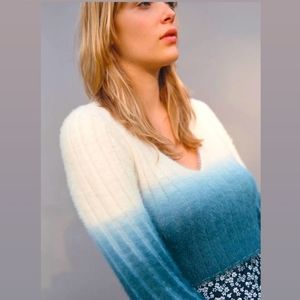 Urban Outfitters Ombré Vneck Ribbed Crop Sweater